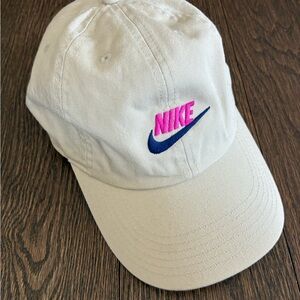 Nike Women’s Baseball Cap, Beige with Pink Logo, ✔️🩷
